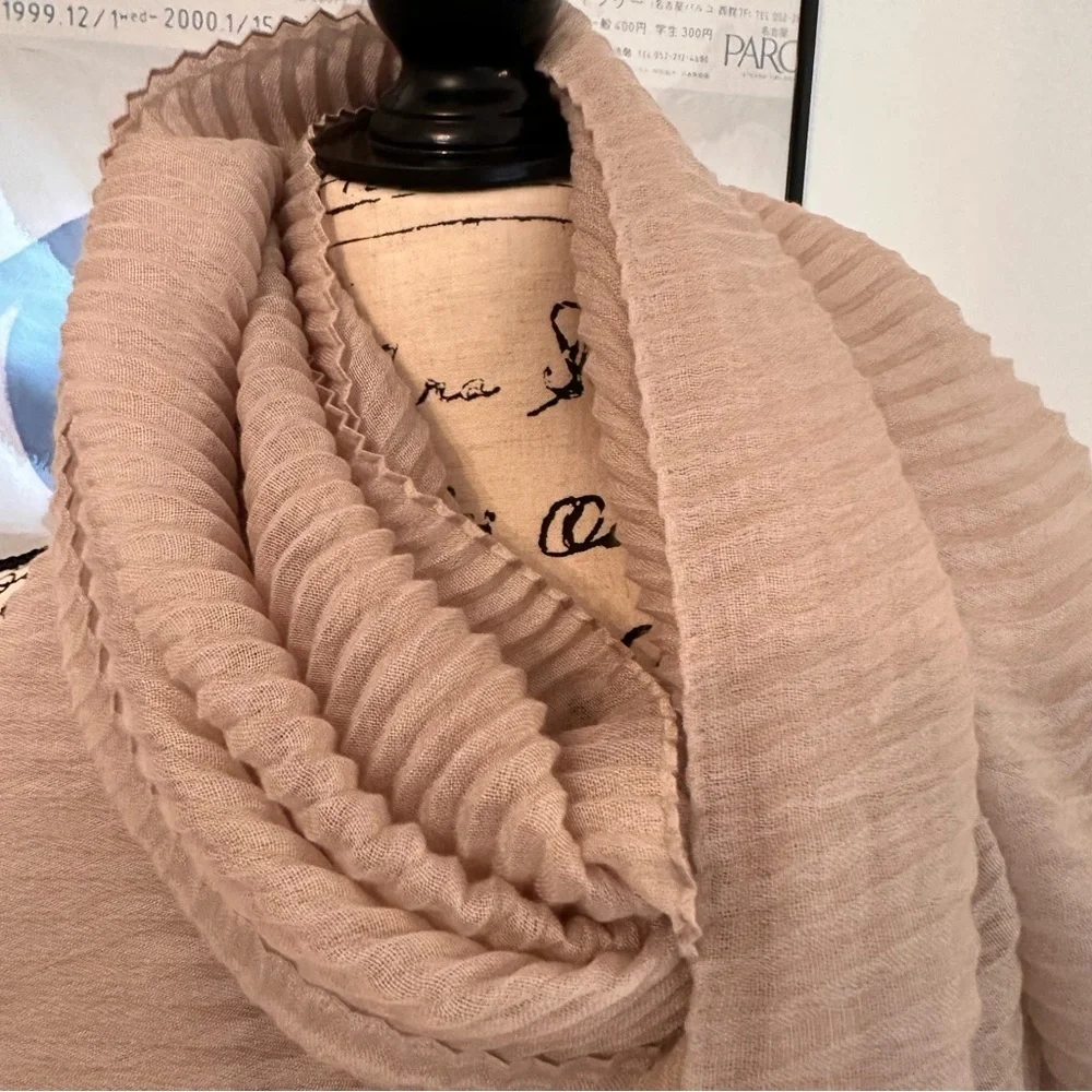 AGNONA  Pleated Scarf  with Flaws(b2)